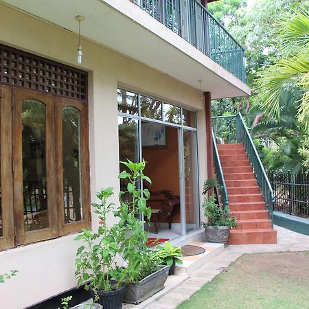 Colombo Airport Homestay กัมปาฮา ภายนอก รูปภาพ